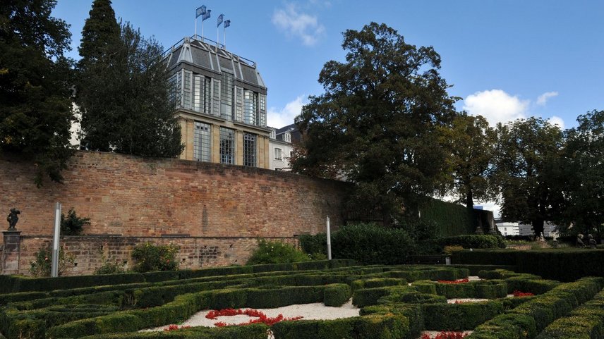 Schlossgarten mit Blick auf Saarbrücker Schloss