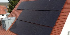 PV-Anlage Blick auf eine PV-Anlage auf einem roten Ziegeldach