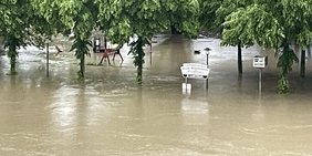 Die Saar tritt über die Ufer