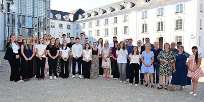 Das Bild zeig eine Gruppenaufnahme des Ausbildungsjahrgangs 2026.