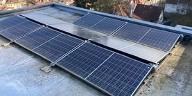 Solarbotschafter Eine Solaranlage auf einem Hausdach