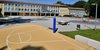 Blick auf den Schulhof der Gemeinschaftsschule Ludwigspark mit dem neuen Multifunktionsfeld