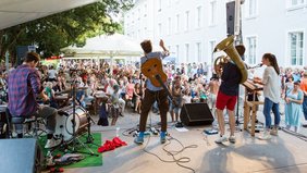 Die Band Impala Ray auf der Bühne im Schlossgarten