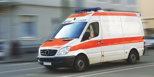 Fahrender Krankenwagen