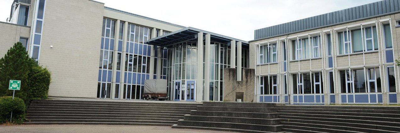 Schulgebäude des Wirtschaftswissenschaftliches Gymnasium Saarbrücken
