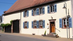 Blick auf ein Bauernhaus in Kleinblittersdorf, das 2016 beim Bauernhauswettbewerb einen Preis gewonnen hat